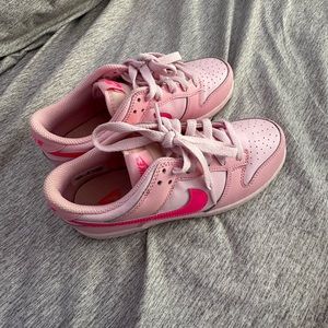 PINK NIKE DUNKS